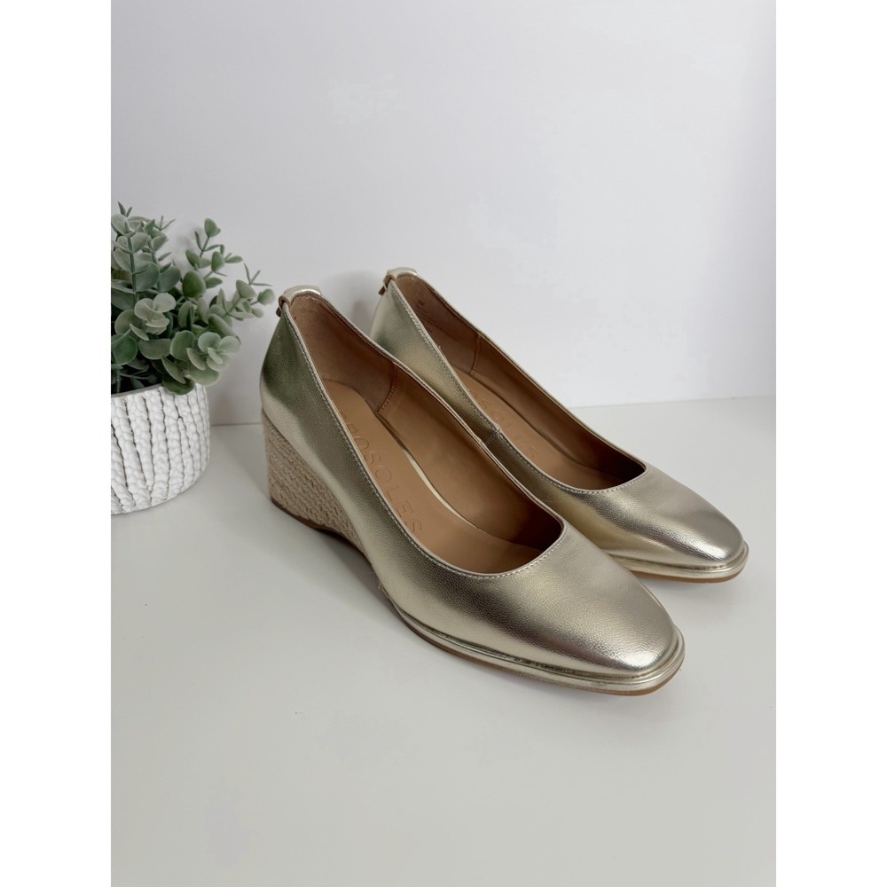 NEW Aerosoles Aurora Leather Wedges Gold Metallic Round Toe Size 9M Casual